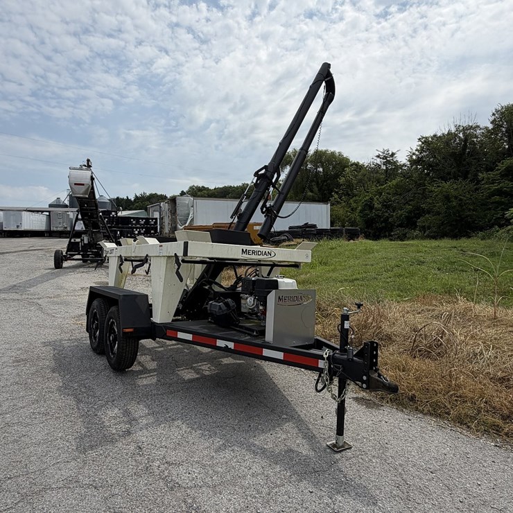 Meridian Seed Titan 2XT Seed Tender