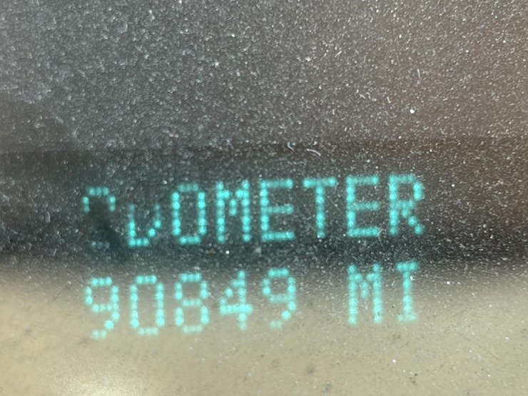 2013-chevrolet-silverado-2500-image-14