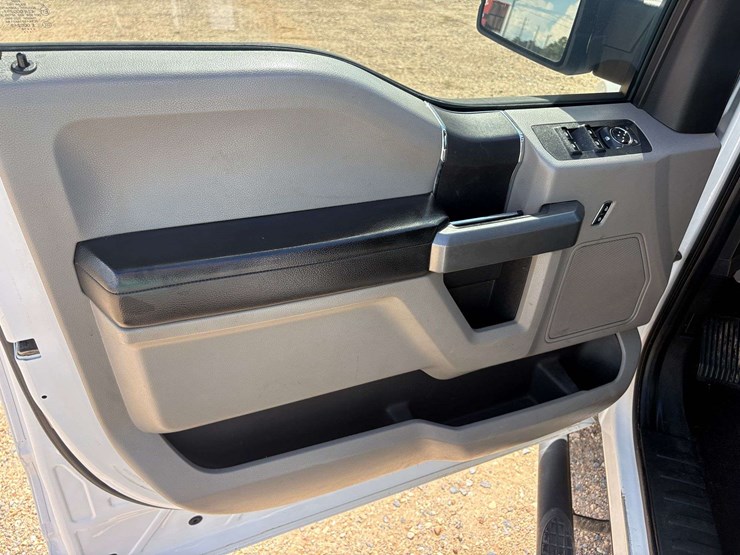 2018-ford-f150-xlt-image-13
