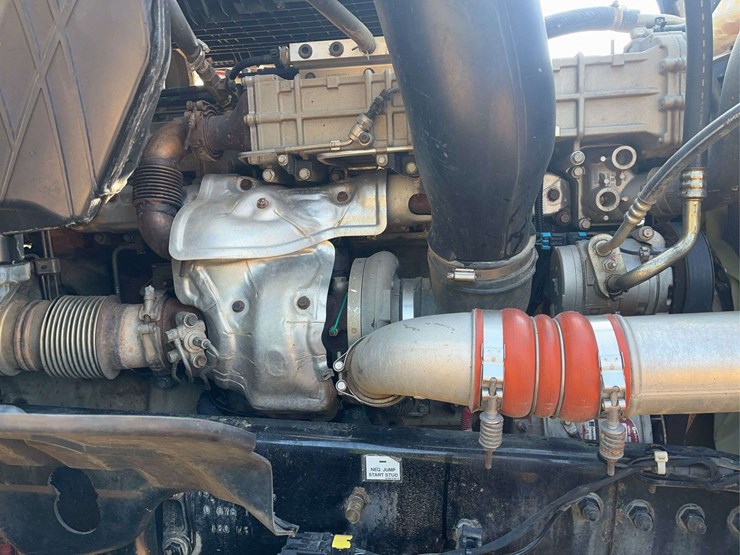 2021-freightliner-cascadia-truck-image-34