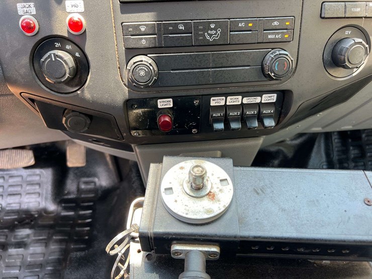 2015-ford-f550-image-35