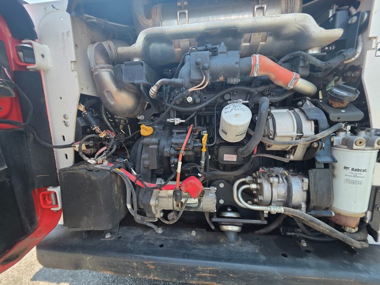 2023-bobcat-t770-image-10