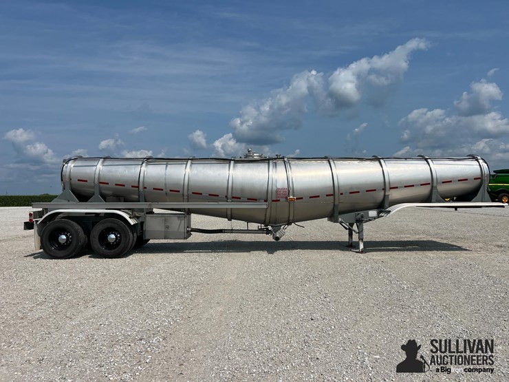1976-polar-tanker-image-4