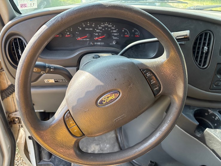 2006-ford-e350-image-8