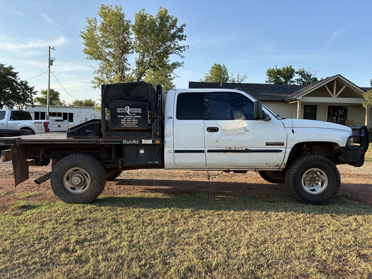 1999-dodge-2500-image-1