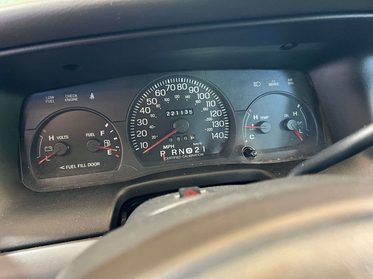 2004-ford-crown-vic-(211,135-miles)-image-29