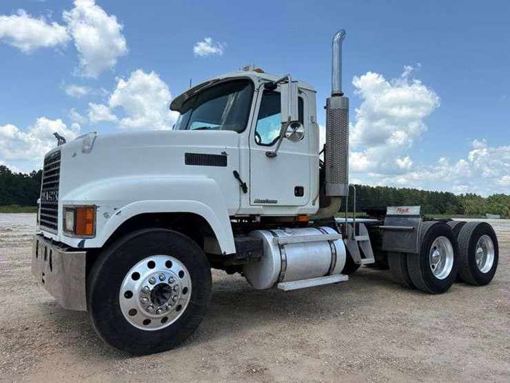 2005-mack-chn613-image-1