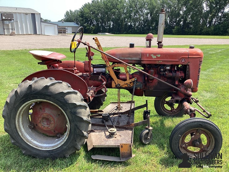 1946-farmall-a-2wd-tractor-w/woods-belly-mower-image-4