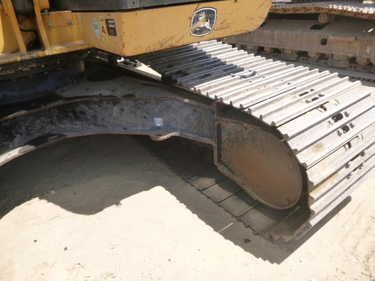 2011-deere-225d-lc-image-34