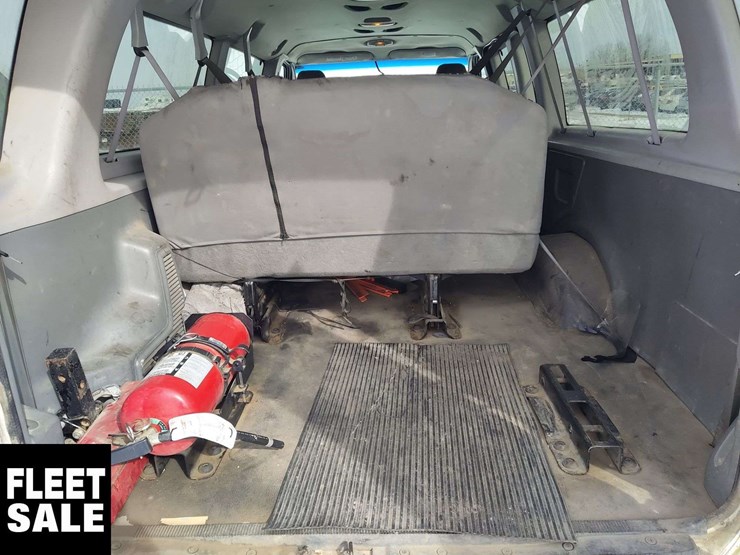 2012-ford-e-series-e-350-sd-xl-3dr-extended-passenger-van-image-18