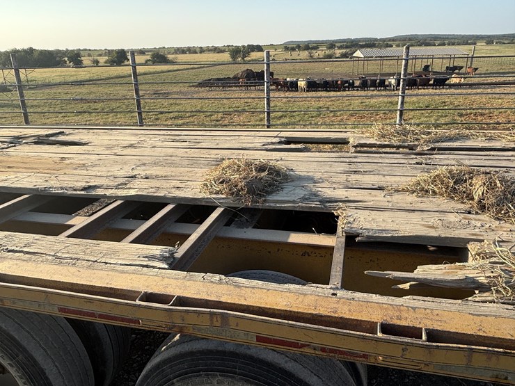 2001-haybuster-32'+5-tandem-dual-gooseneck-flatbed-trailer-image-8