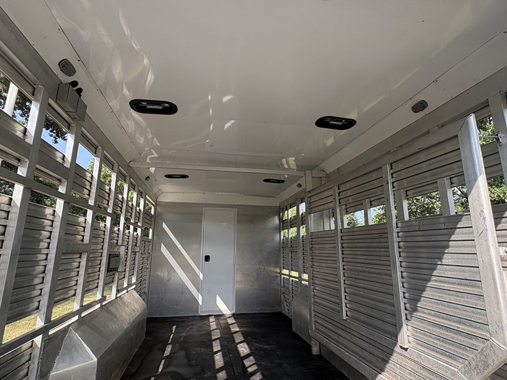 2018-bison-8011ldstlt-stock-combo-living-quarters-trailer-image-16
