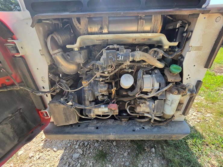 2020-bobcat-t770-image-10