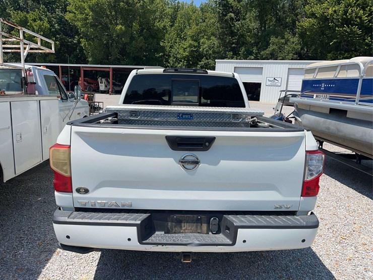 2022-nissan-titan-image-4