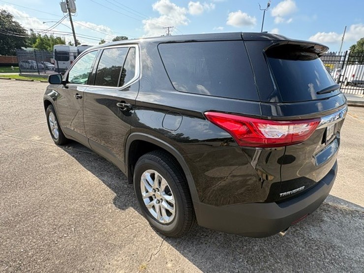 2021-chevrolet-traverse-image-9