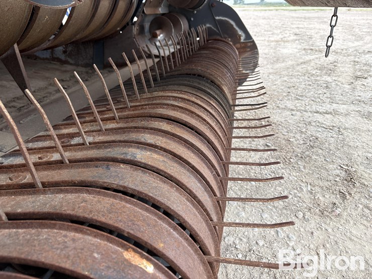2011-massey-ferguson-2190-image-17