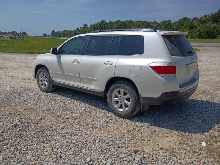 2012-toyota-highlander-image-4