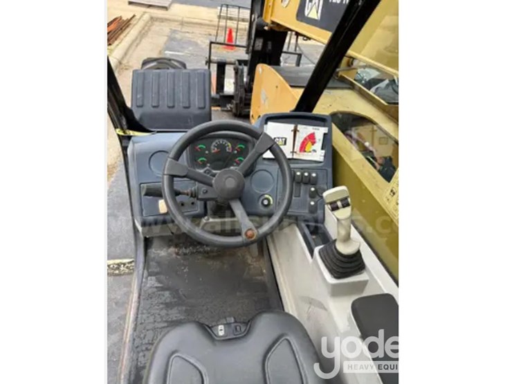 2019-caterpillar-tl943d-image-3