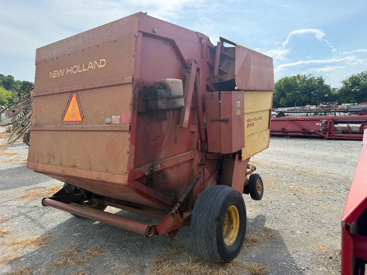 new-holland-855-image-4