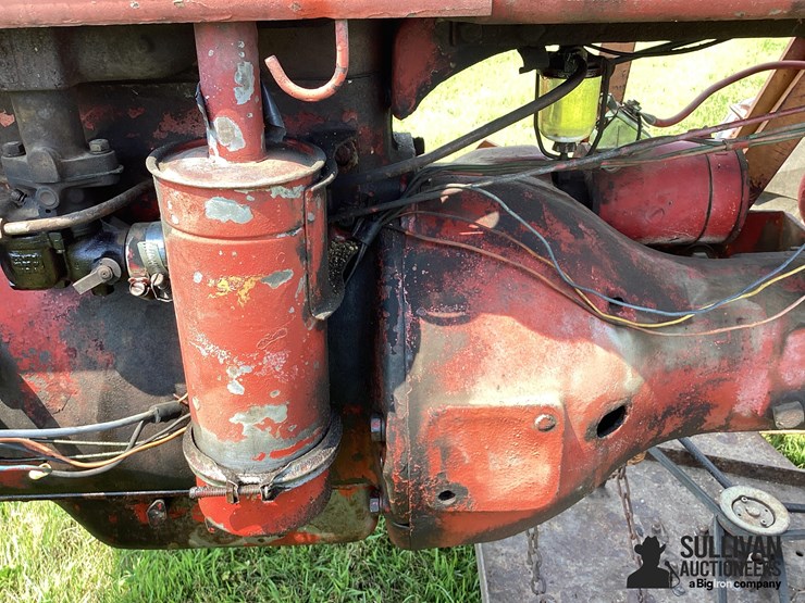 1946-farmall-a-2wd-tractor-w/woods-belly-mower-image-14