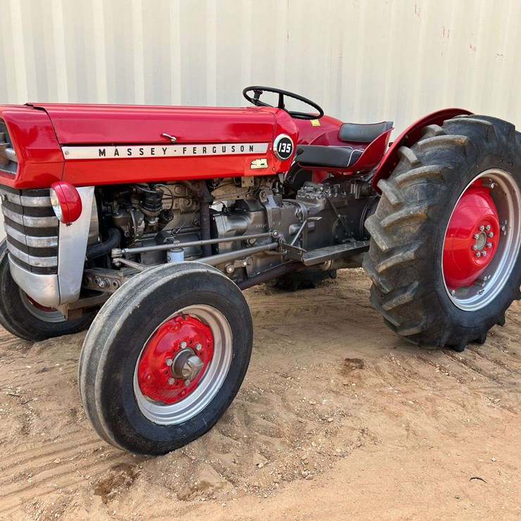 MASSEY-FERGUSON 135
