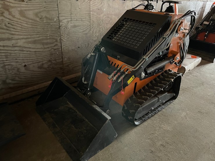 #9733-•-land-honor-mini-skid-steer-loader-image-3