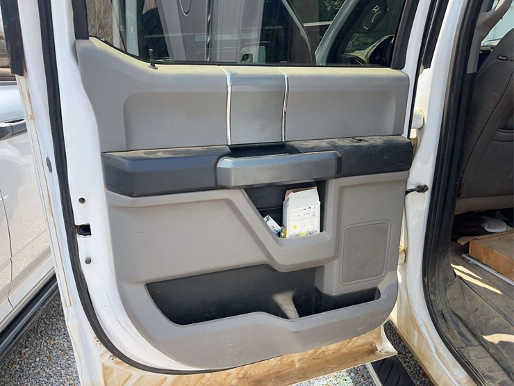 2016-ford-f150-image-25