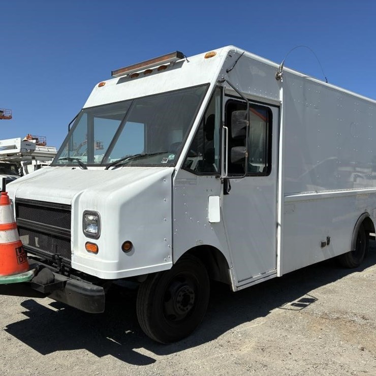 2002 WORKHORSE P42