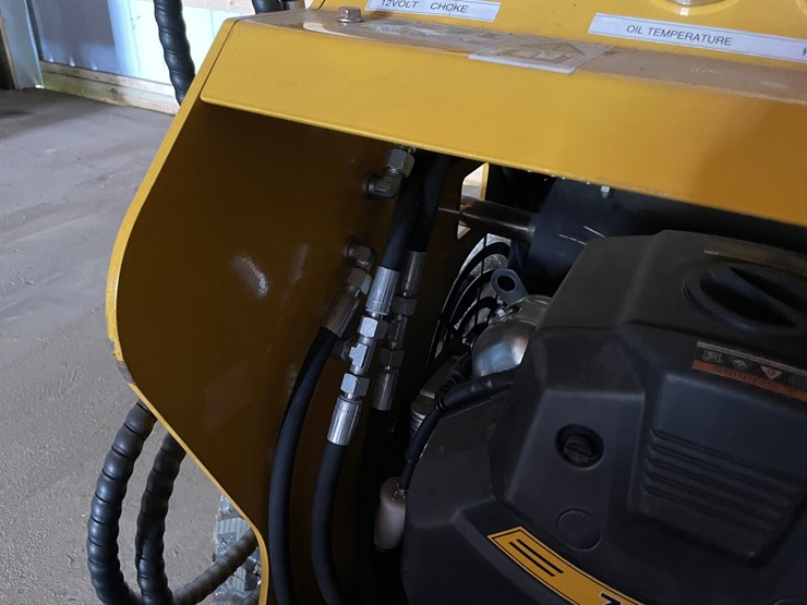 #9732-•-land-hero-mini-skid-steer-loader-image-18