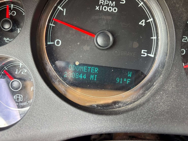 2013-gmc-sierra-2500hd-image-28