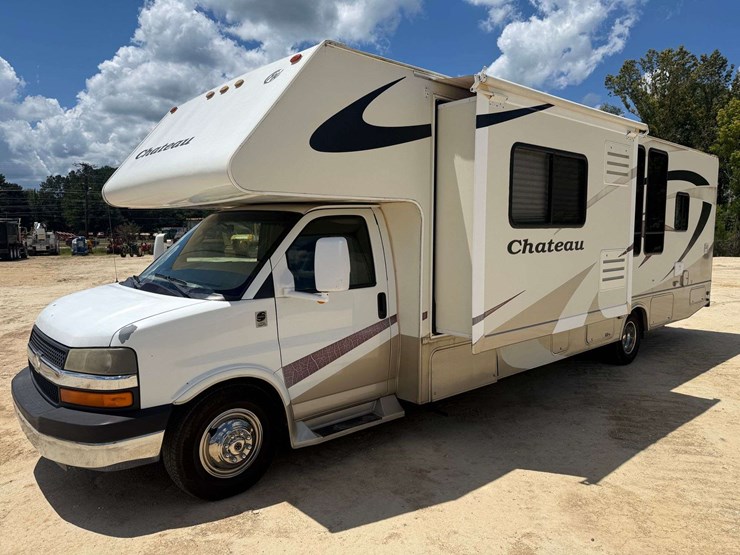 2007-chevrolet-express-"chateau"-(72,384-miles)-image-2