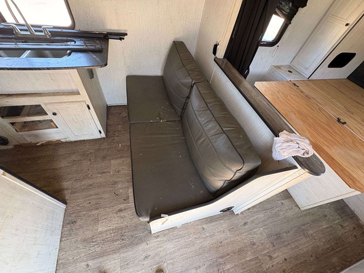 2022-heartland-trailrunner-29'-bumper-pull-travel-trailer-image-16