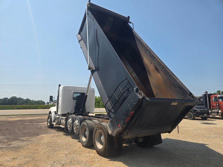 2019-kenworth-t880-image-27