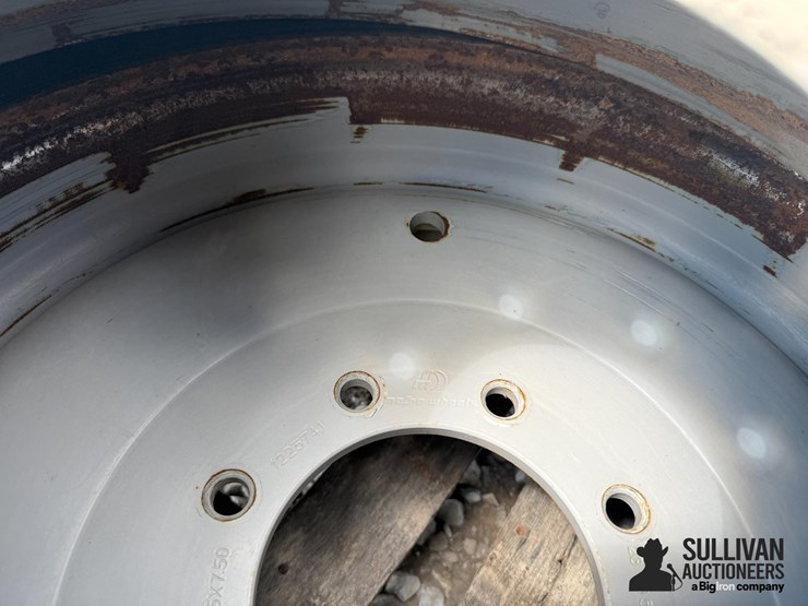 galaxy-9-22.5-tires-on-kinze-8-bolt-wheels-(bid-per-unit)-image-8