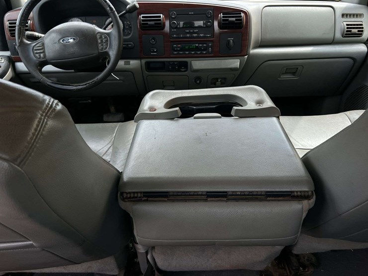 2005-ford-f350-image-37