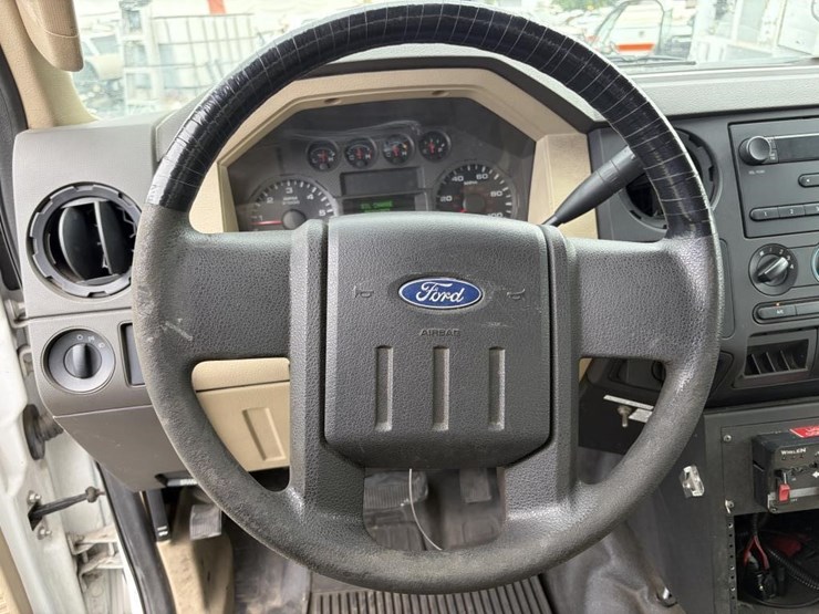 2010-ford-f450-image-17