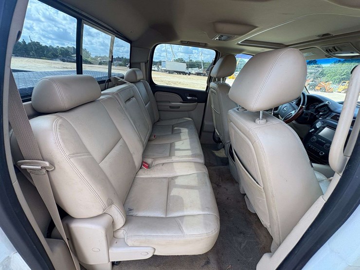 2013-gmc-sierra-2500hd-image-24