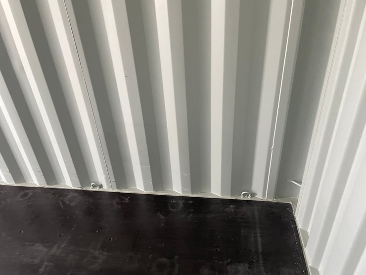 #404-•-20'-shipping-container-image-23