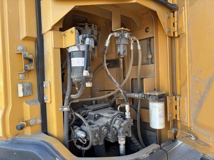 2023-xcmg-xe155ucr-hydraulic-excavator-image-51