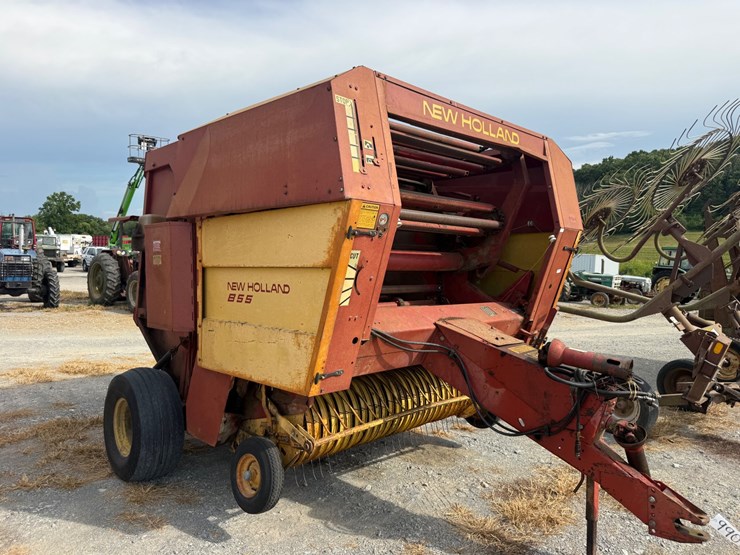 new-holland-855-image-1