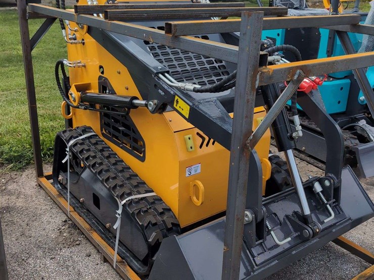 zjg-mini-skid-steer-loader-zj-380-(yellow)---15hp-image-1