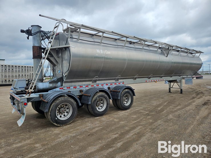 2018-warren-at-45-9-tri/a-bulk-aluminum-feed-trailer-image-5