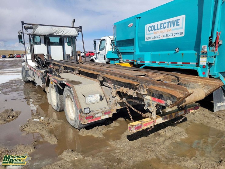 non-operable-2015-kenworth-t4-series-t/a-hook-lift-truck-image-4