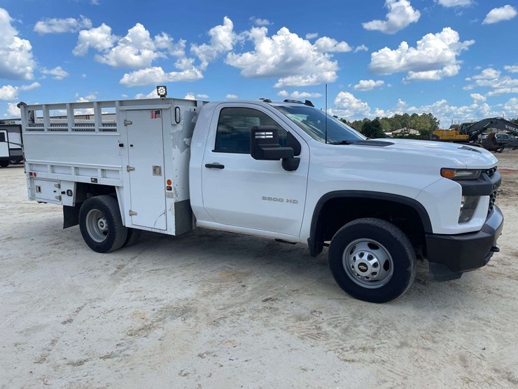 2022-chevrolet-silverado-3500-image-5
