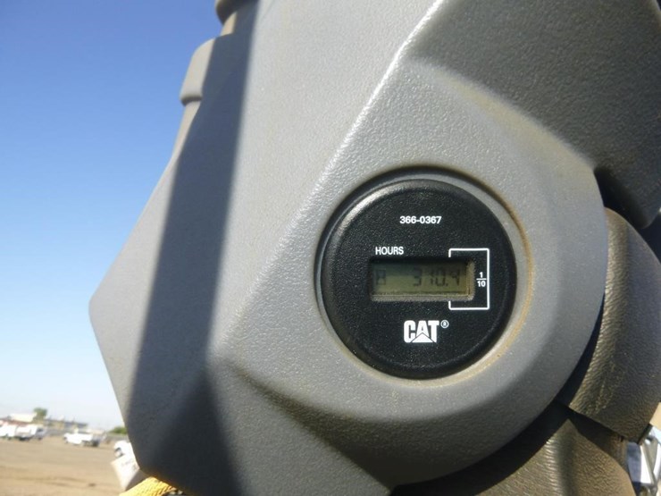 2011-caterpillar-cp56-image-29