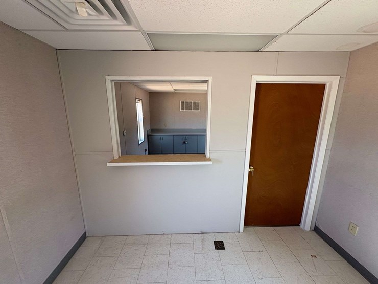 mobile-56'-office-building-image-30