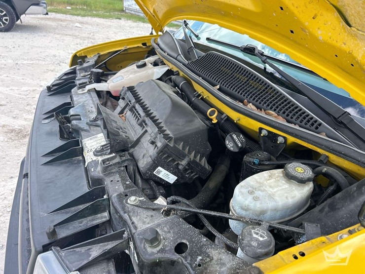 2022-chevrolet-express-2500-image-8