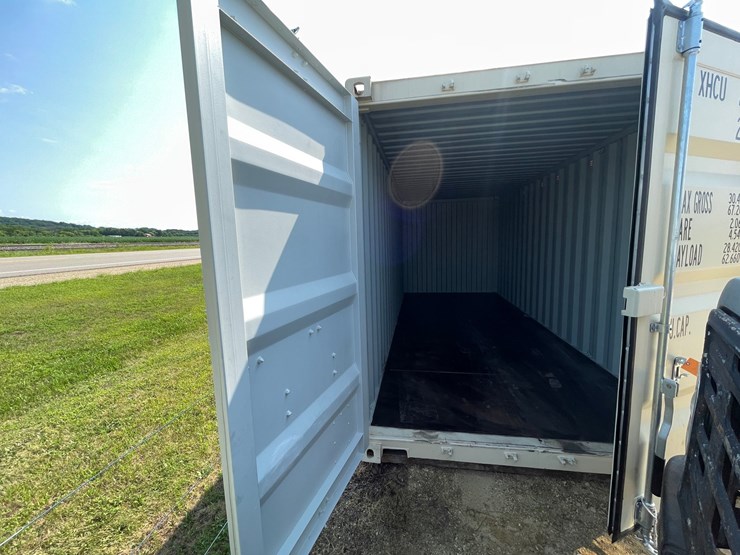 #404-•-20'-shipping-container-image-11