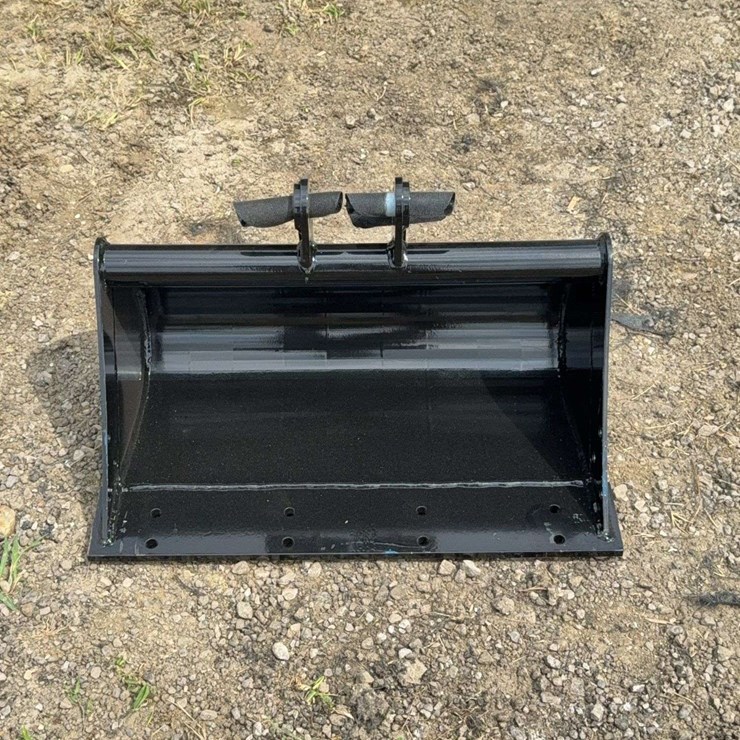 22” W Mini Excavator Mud Bucket - Model ZL-11