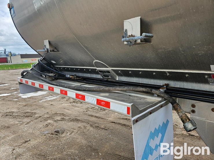 2018-warren-at-45-9-tri/a-bulk-aluminum-feed-trailer-image-14